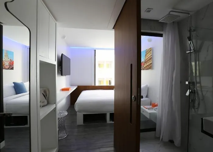 S Box Sukhumvit 3*