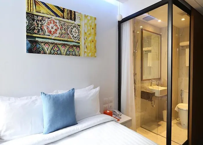 S Box Sukhumvit 3*